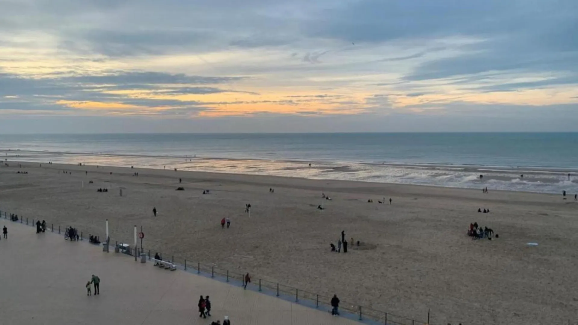 Beautiful Apartment With View Ostend 0*,